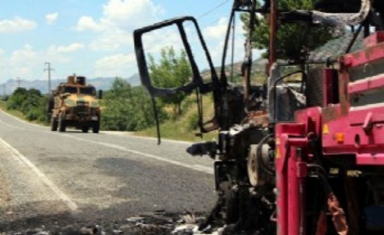 Diyarbakır-Bingöl karayolunda göstericilere Jandarma müdahalesi