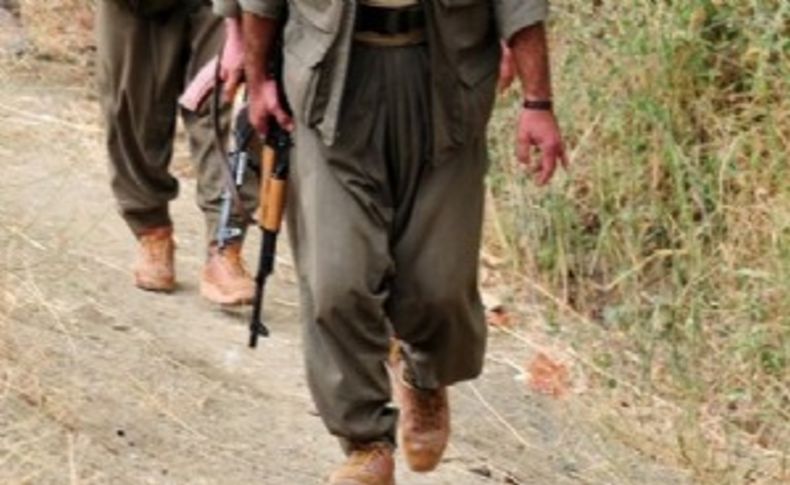 PKK'lılar sekizerli gruplar halinde teslim oluyor