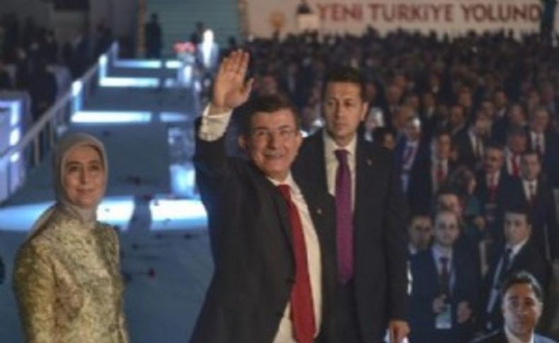 Başbakan Davutoğlu seçim beyannamesini açıkladı