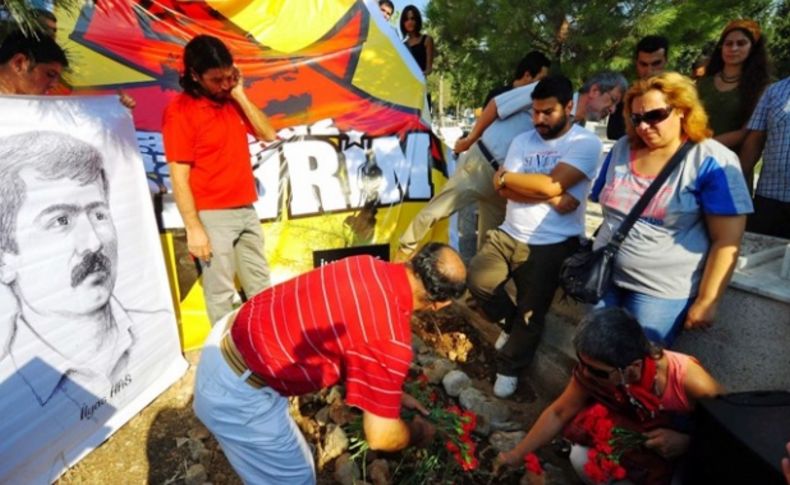 28 yıl sonra mezar başında ilk anma