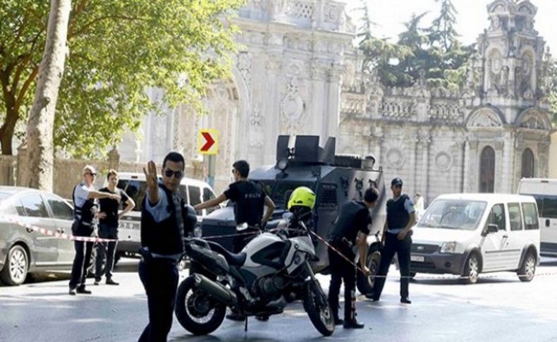 Flaş! Dolmabahçe'de polislere silahlı saldırı