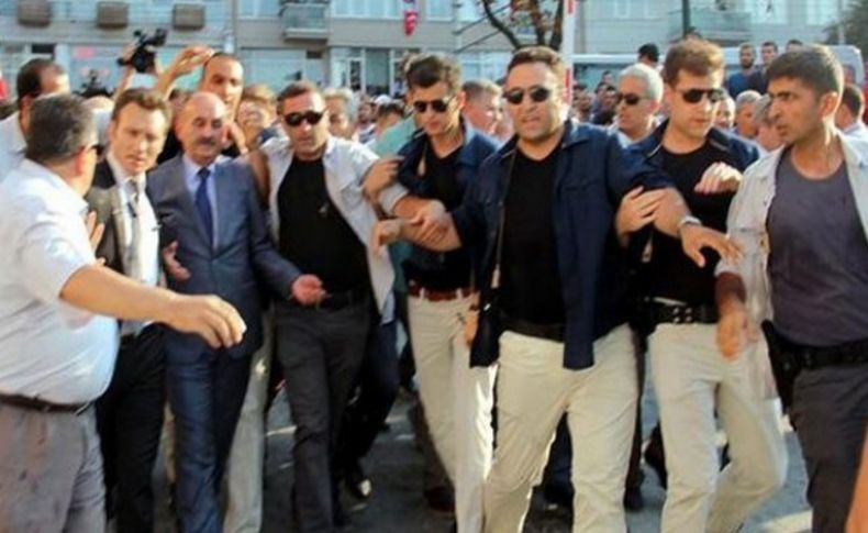 Şehit cenazesinde Müezzinoğlu’na protesto