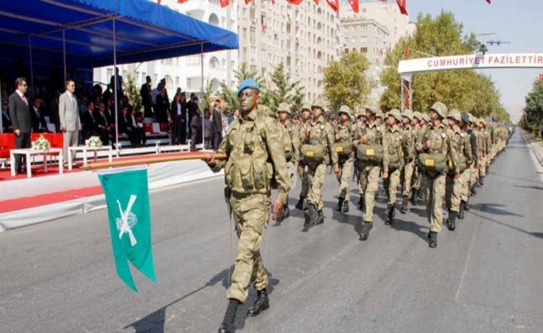 30 Ağustos Zafer Bayramı kutlamalarında en çok alkışı komandolar aldı