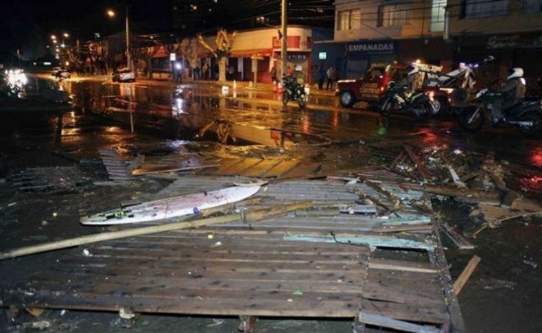Şili 8,3 büyüklüğünde depremle sallandı