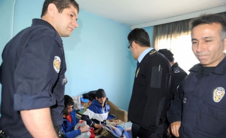3 madde bağımlısı genç, enkaz altında kalmaktan son anda kurtarıldı