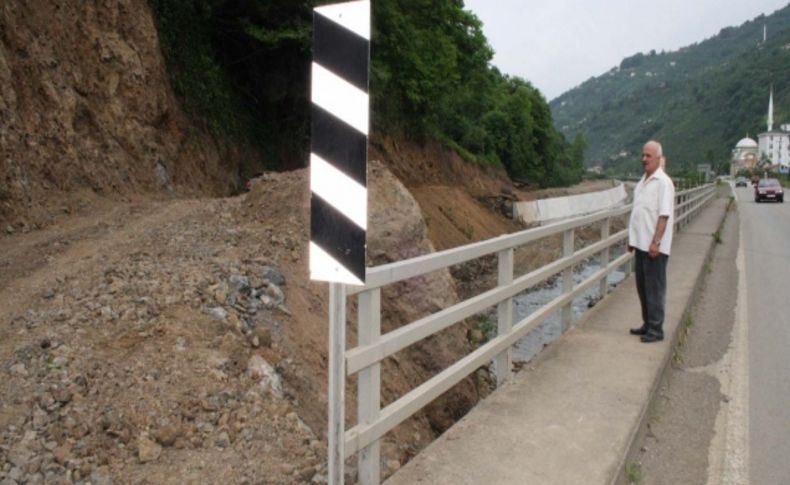 50 yıllık yol sorunu istinat duvarının yapılması ile sona erdi