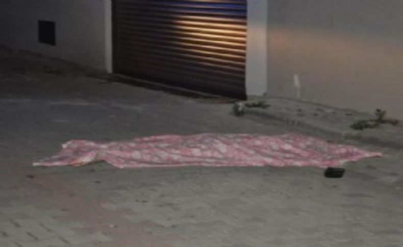 İzmir'de korkunç ölüm: 5.katın balkonundan...
