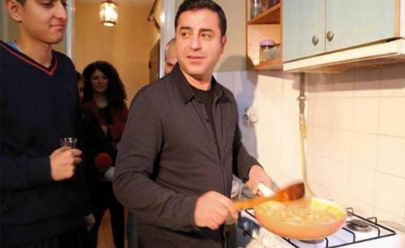 Demirtaş öğrenci evinde menemen yaptı