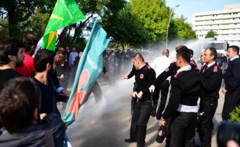 Üniversitelerde YÖK protestosuna polis müdahalesi