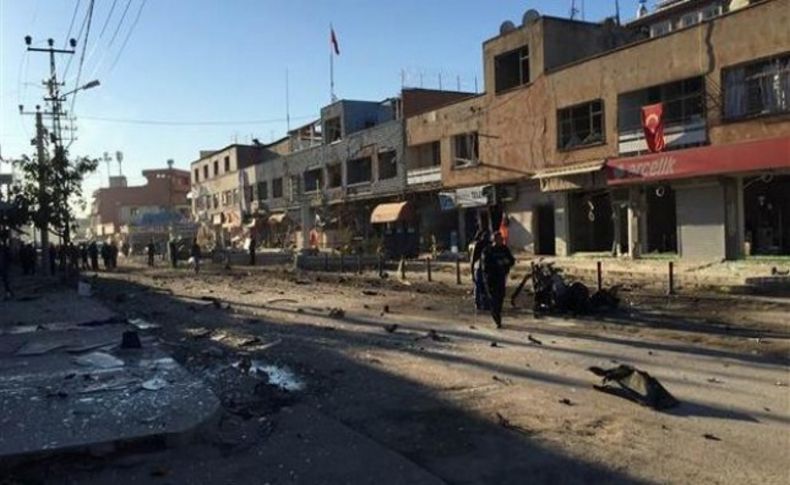 Adana'da karakola silahlı saldırı ve bombalı araç