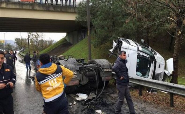 Zincirleme trafik kazası: 25 yaralı