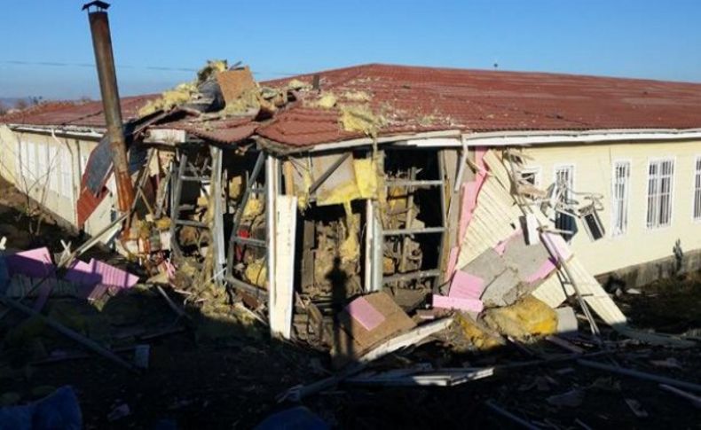 PKK'lı teröristler köy okulunu havaya uçurdu