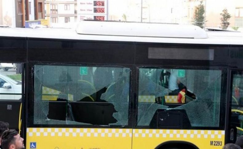İstanbul'da polis otobüsüne silahlı saldırı!