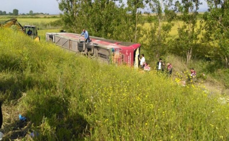 Çanakkale'de otobüs devrildi: Ölü ve yaralılar var