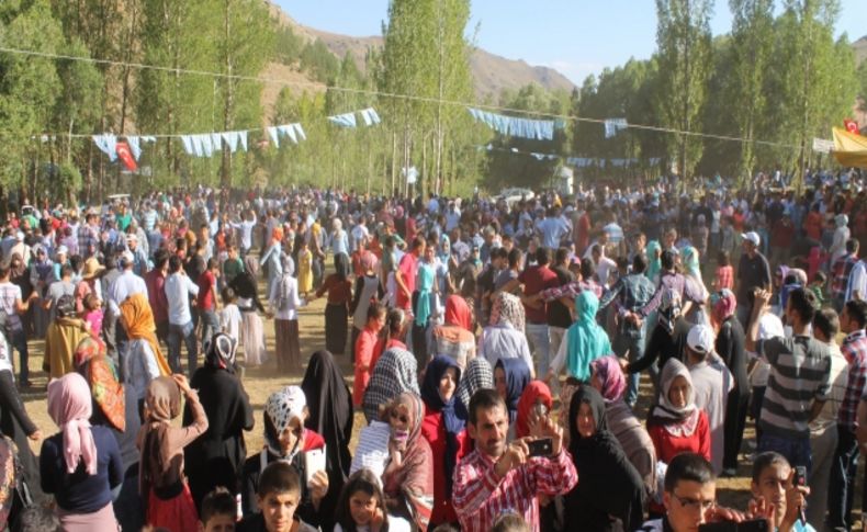 60 haneli Yoncalı’da yaklaşık 5 bin kişilik şenlik coşkusu