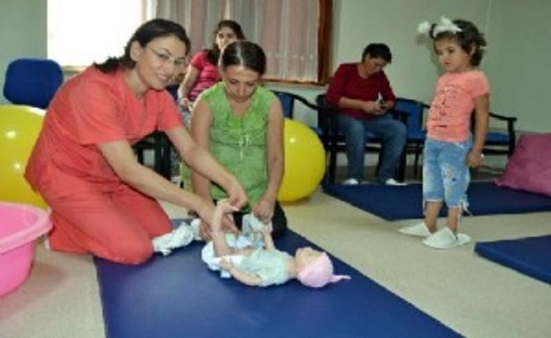 Anne adayları eğitimden geçirildi