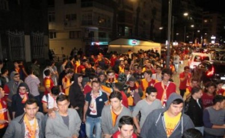 ​İzmir'de derbi sevinci