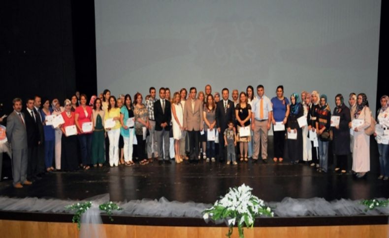 7-19 yaş aile eğitimi programına katılan 500 veli sertifika aldı