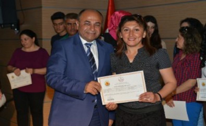 Çiğli Belediyesi Eğitim Merkezi ilk mezunlarını verdi