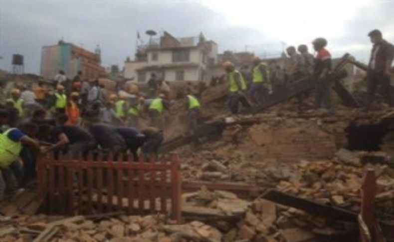 Flaş! Nepal’de bir deprem daha: Bu kez 7,3