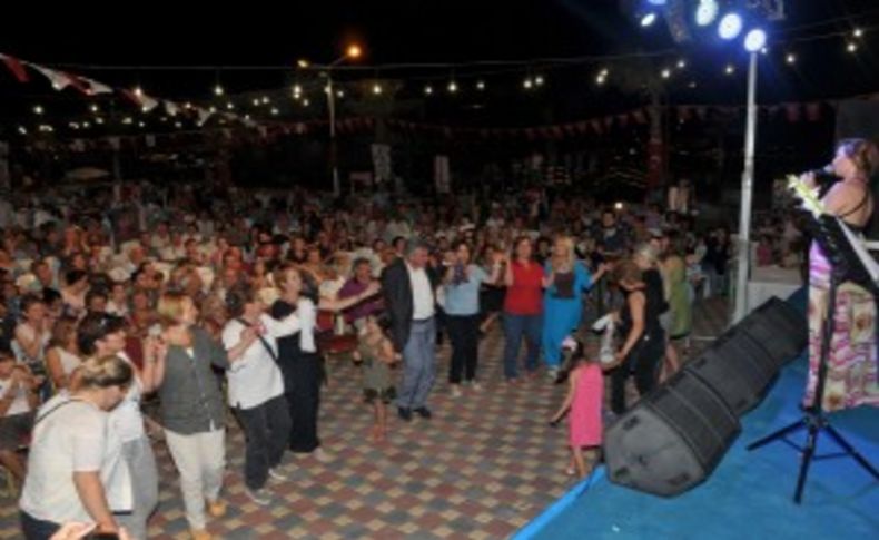 Güzelbahçe Deniz Festivali'nde coşku sürüyor