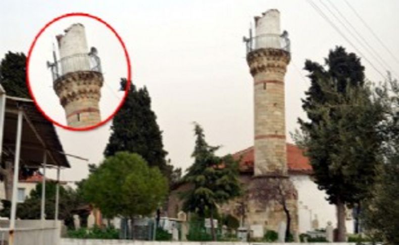7 asırlık camide hasar büyük