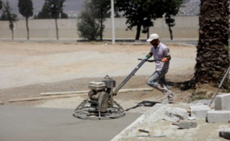 Bornova  hizmetlerle güzelleşiyor