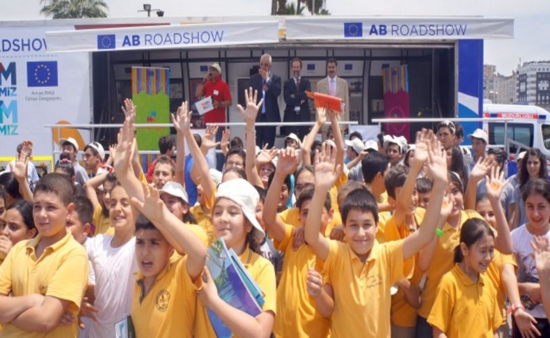 AB tanıtım TIR'ı Adana'da