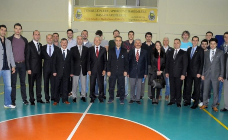 Acıbadem Voleybol 1. Ligi’ne yükselen İnegöl Belediyespor’a tebrik yağıyor