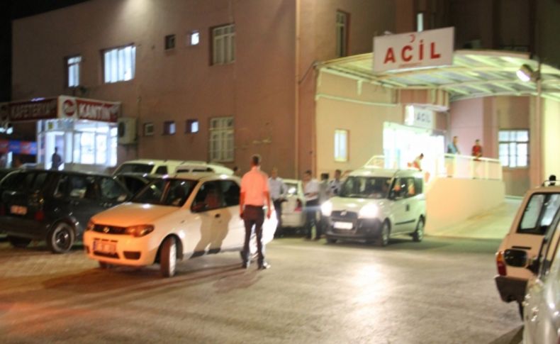 Adana’da iki polis bıçaklandı