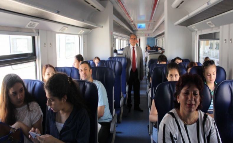 Adanaâ€“Mersin arasına 256 yolcu kapasiteli yeni dizel tren seti devreye girdi