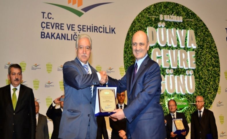 Adana'ya 'Türkiye'nin en temiz büyükşehiri' ödülü verildi