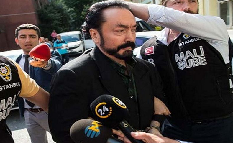 Adnan Oktar operasyonunda iki polis gözaltına alındı