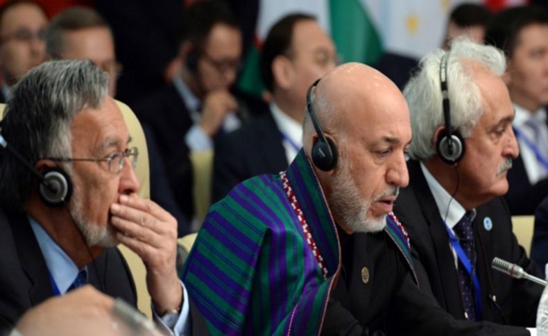 Afgan lider Karzai Tacikistan yolcusu