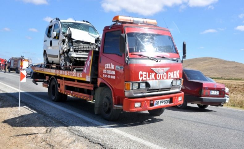 Afyonkarahisar’da kaza: 3 ölü, 4 yaralı