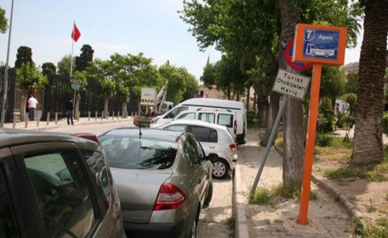 Turist otobüsü gelmeyince otopark oldu