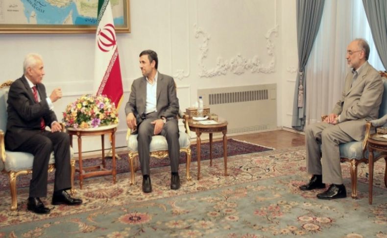 Ahmedinejad: İran-Tacikistan ilişkileri diğer ülkelere örnek