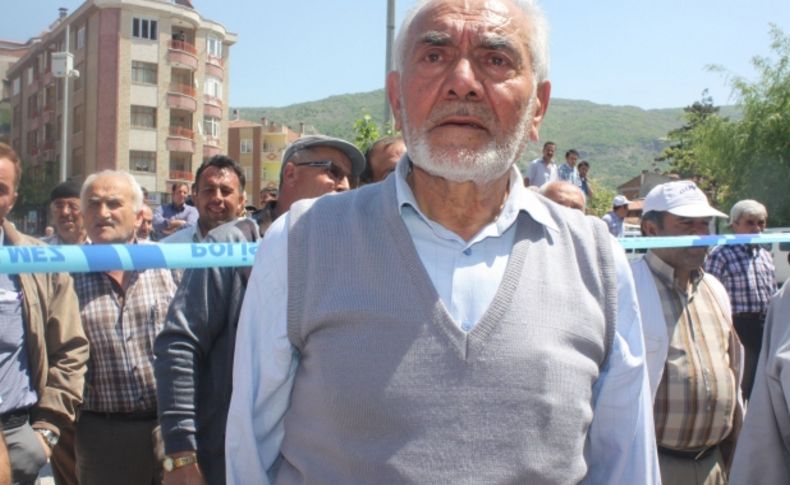 Ahşap market çöktü; sahibi canını saniyelerle kurtardı
