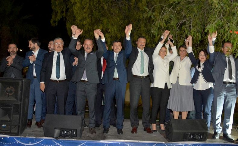 AK Parti'den sahur mitingi... 'Bu kez İzmir'den o ışığı alıyoruz'