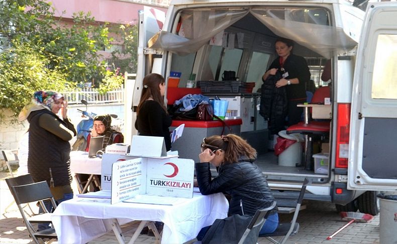 AK Partili kadınlar kan bağışı yaptı