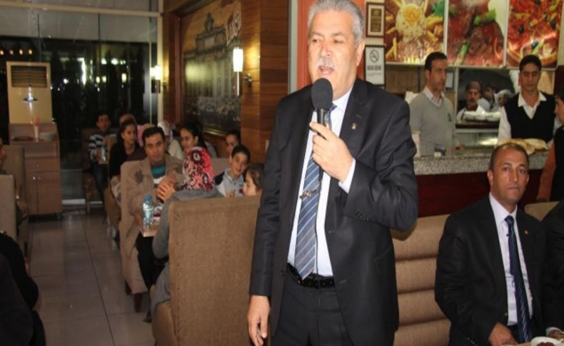 Ak Parti Bayraklı Belediye Başkan aday adayı Hakkı Atila,apartman görevlilerinin dertlerini dinledi.