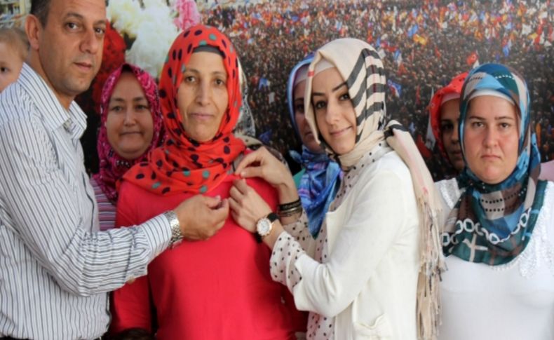 AK Parti Bayraklı Teşkilatı dört ayda 6 bin 500 üye kaydetti