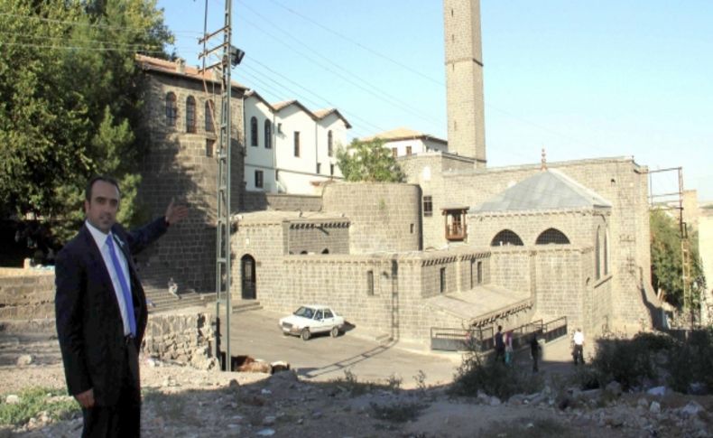 AK Partili İçten: Sahabe kabirleri arkeolojik kazılara kurban edilmek isteniyor