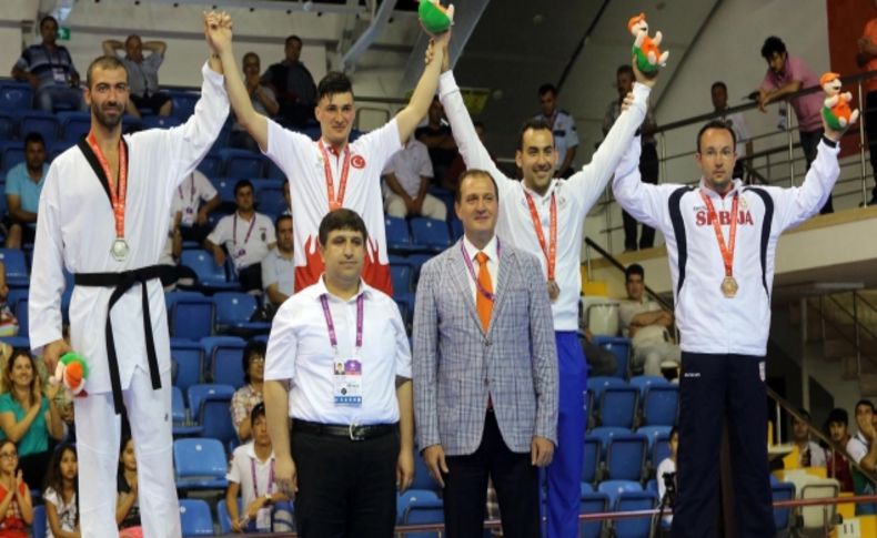 Akdeniz Oyunları'nda tekvando artı 80 kiloda Ali Sarı altın madalya kazandı