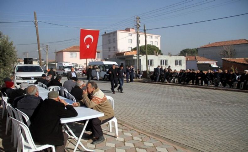 Akhisar şehidini uğurladı