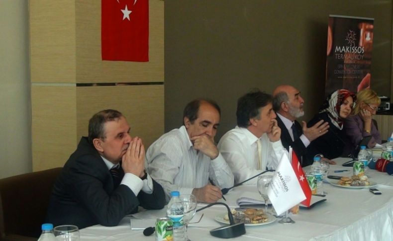Akil İnsanlar İç Anadolu Bölgesi Grubu, Kırşehir’de karanfillerle karşılandı
