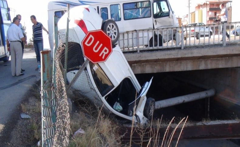 Aksaray’da kanala uçan otomobilden burnu bile kanamadan çıktı