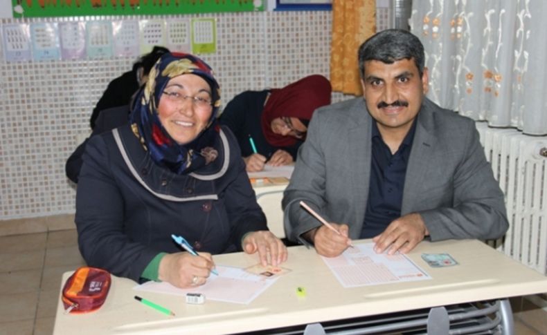 Aksaray'da Peygamber Efendimiz için 4 bin kişi sınava girdi.