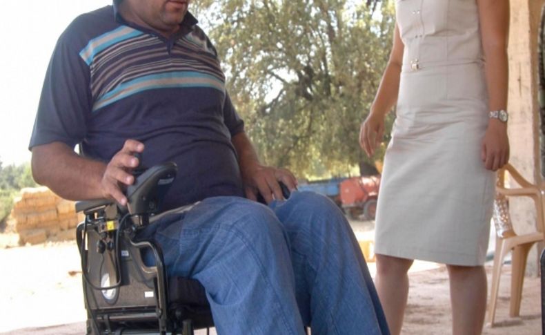 Akülü engelli arabaya kavuştu, eski manueli başkasına hediye etti