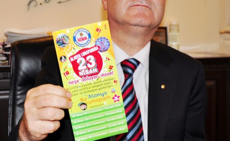 Alanya'da 23 Nisan çocuklarına lunapark hediyesi